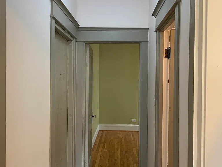 4519 N Sacramento Ave — Photo 24