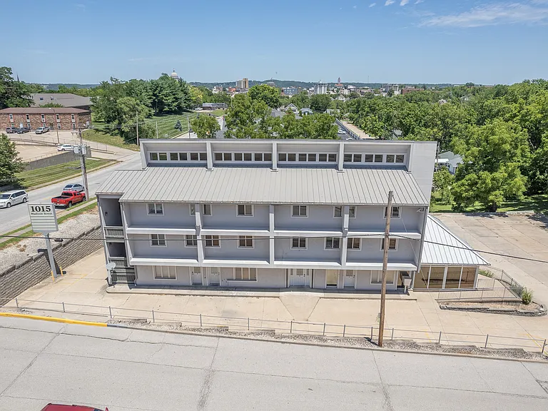 1015 Madison St E — Photo 23
