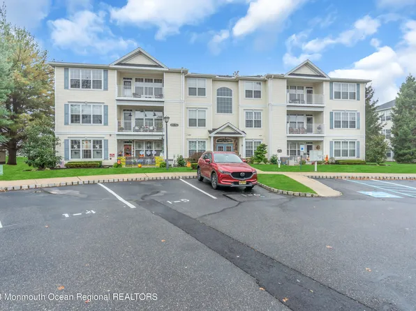 694 Saint Andrews Place, Manalapan, NJ 07726