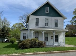 25 Linwood Ave, Hamburg, NJ 07419