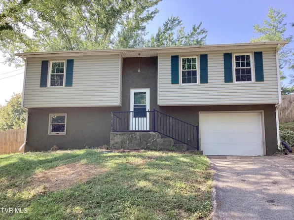 1211 Idlewylde Cir, Johnson City, TN 37601