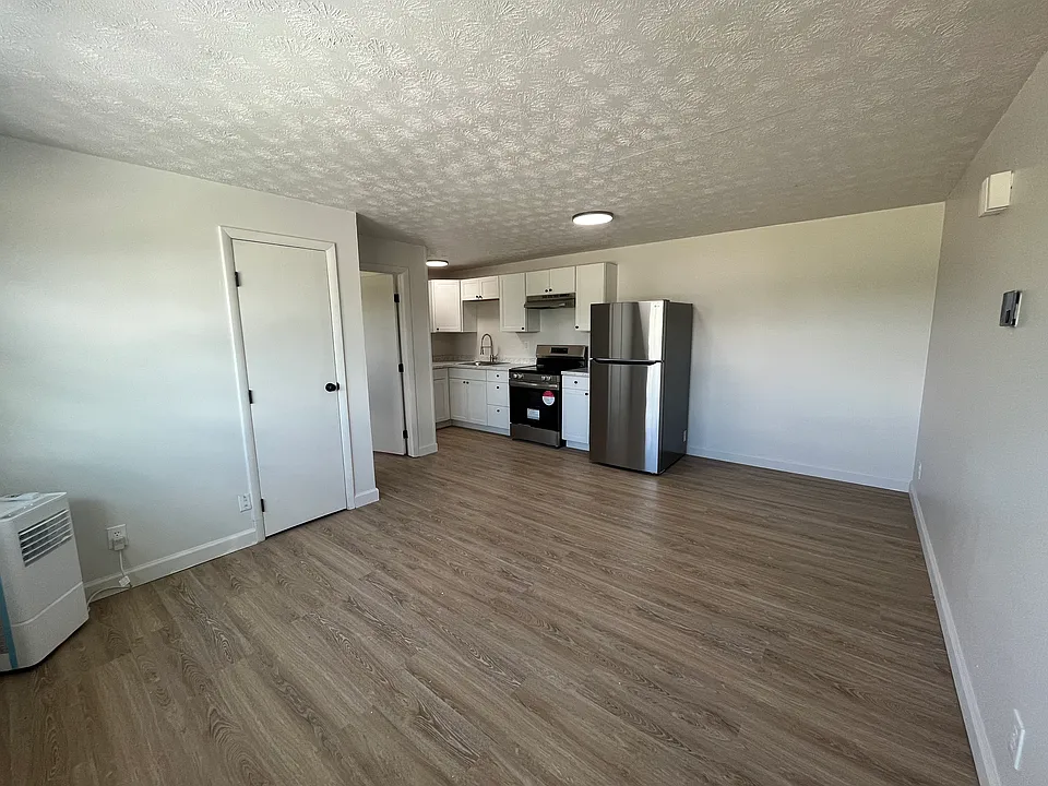 8015 Alexandria Pike #7