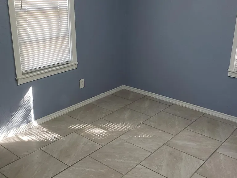 1203 SW 24th Pl — Photo 34
