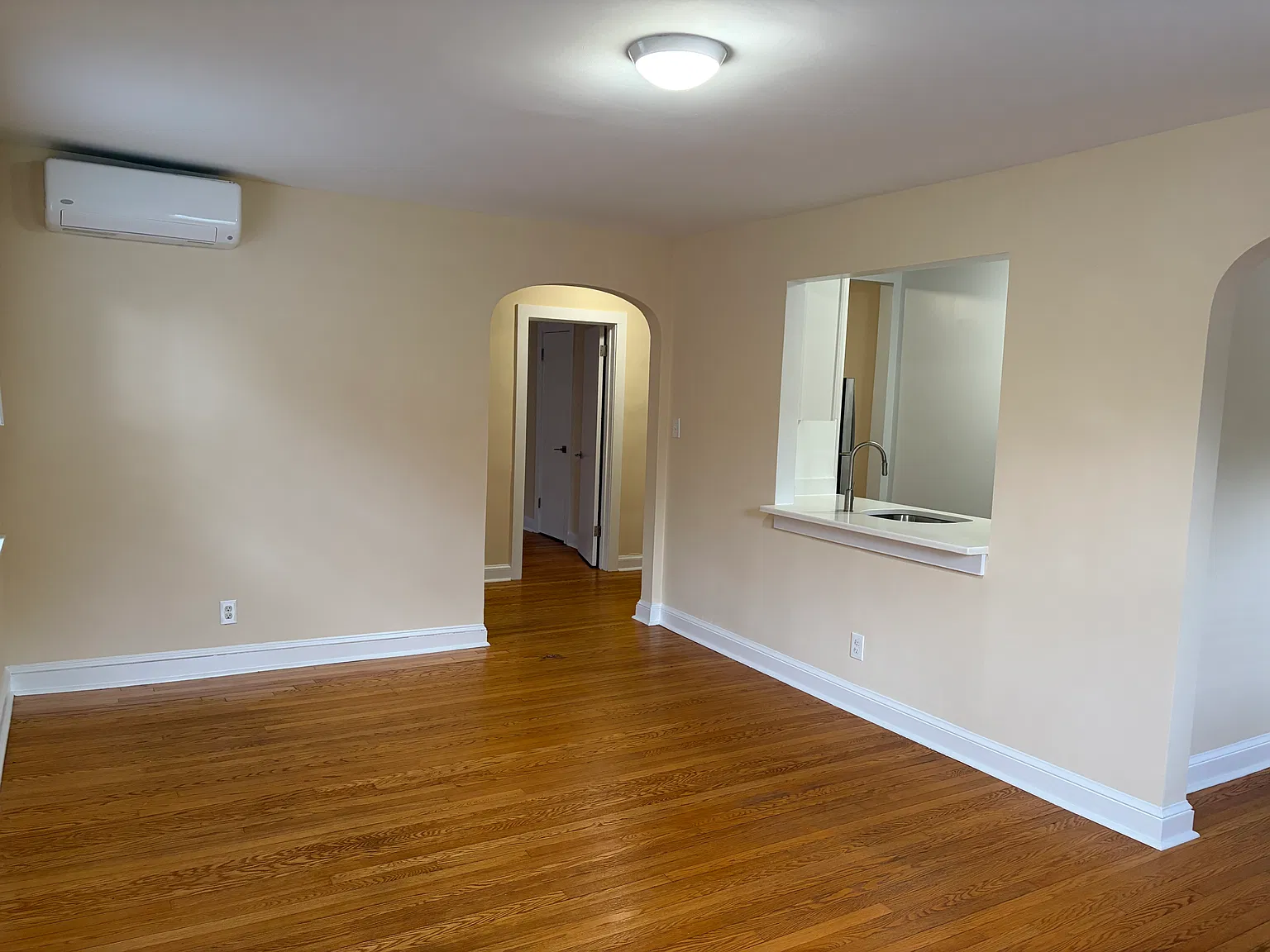 1 bed, 750 sqft, $1,900 — Photo 2