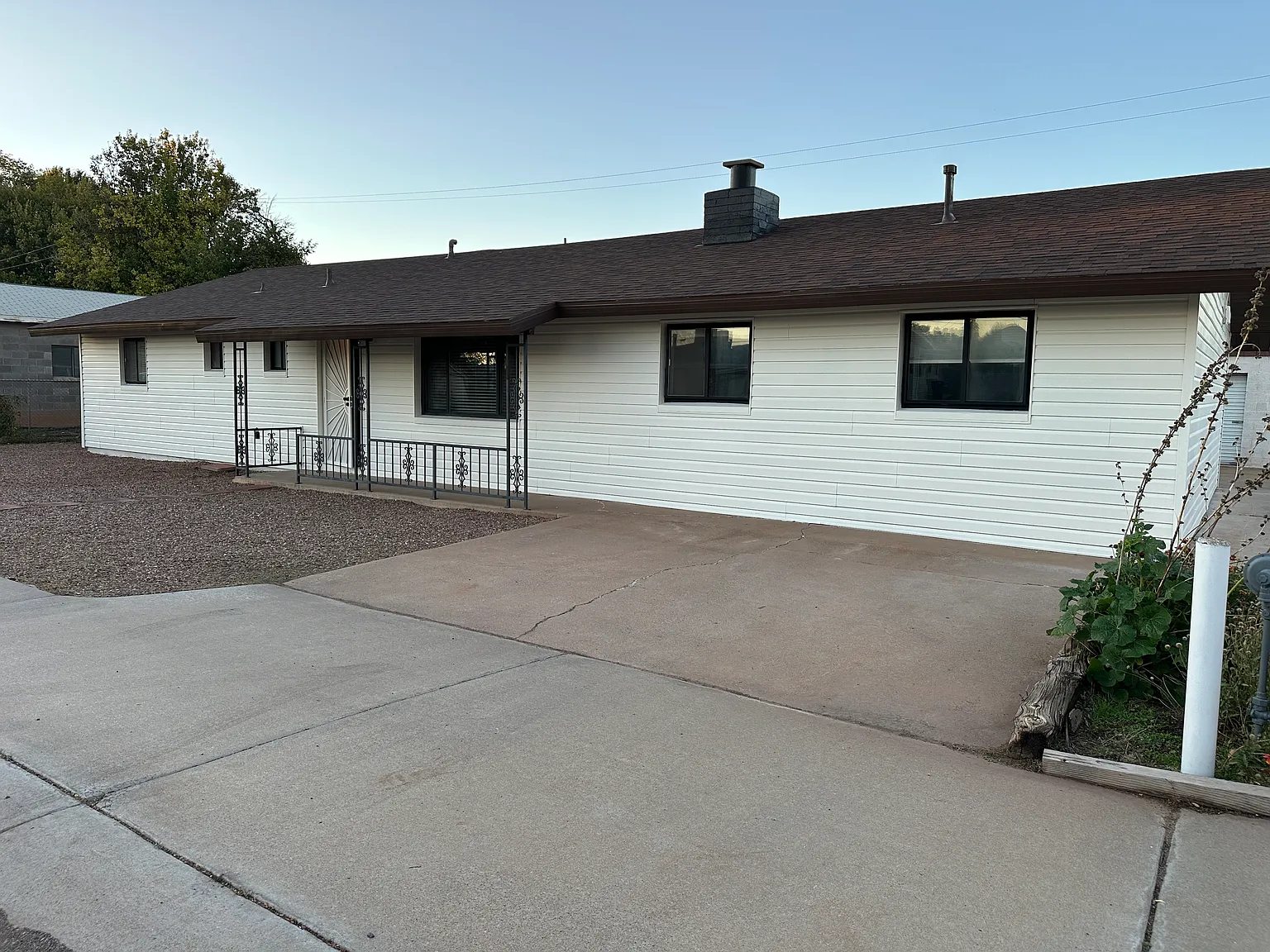 5 bed, 2478 sqft, $2,500 — Photo 2