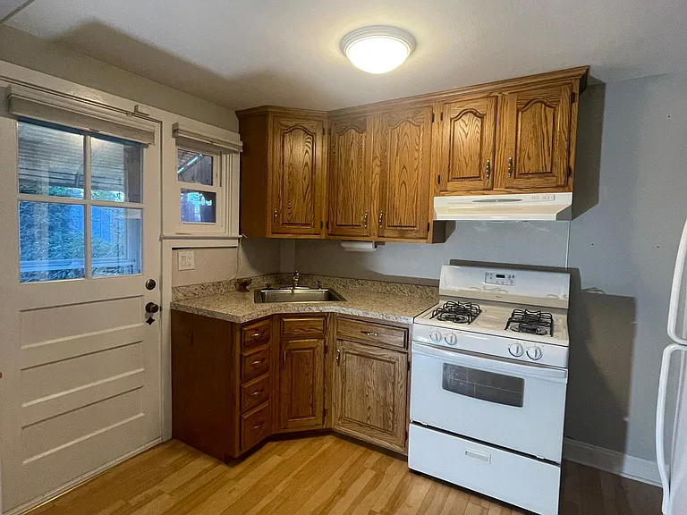 839 Union St — Photo 4