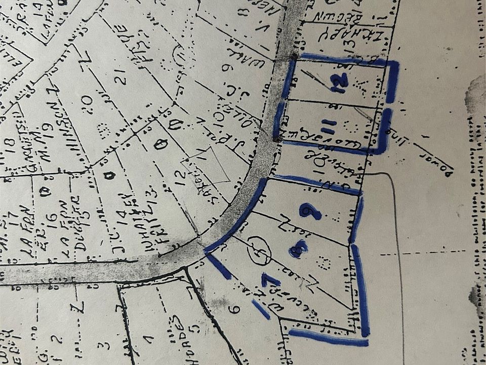 2nd image of 7 Sandy Lake Rd