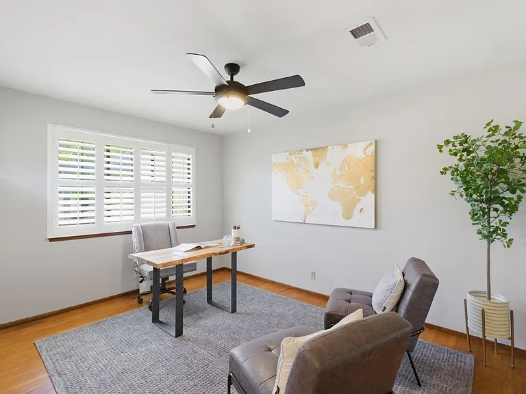 7516 Shady Hollow Dr — Photo 10