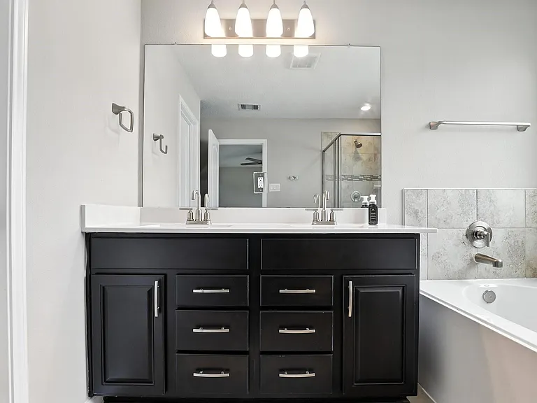 8618 Cedar Plains Ln — Photo 16