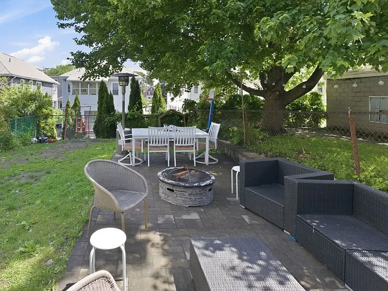 191-193 Cornell St #2 — Photo 27