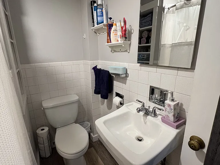 28 Forest St #28 — Photo 10