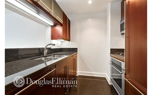Rented by Douglas Elliman | media 22