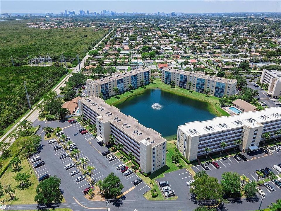 1st image of 200 SE 5th Avenue #606