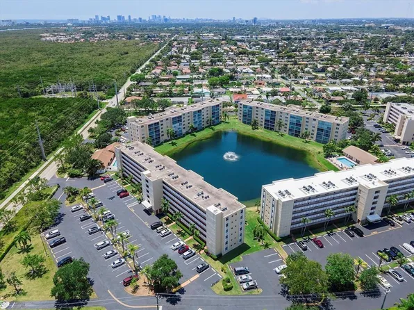 200 SE 5th Avenue #606, Dania Beach, FL 33004