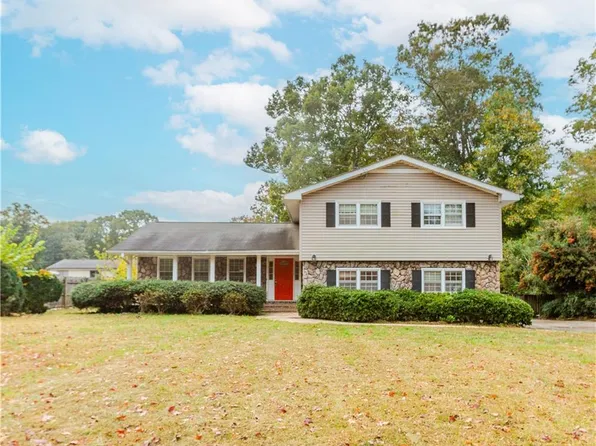 1333 Kenyon Rd, Lake City, GA 30260