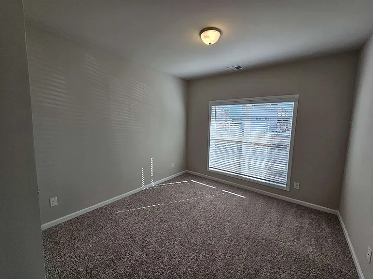 4 Silver Ln — Photo 6