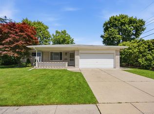 30314 Birch Tree Dr, Warren, MI 48093