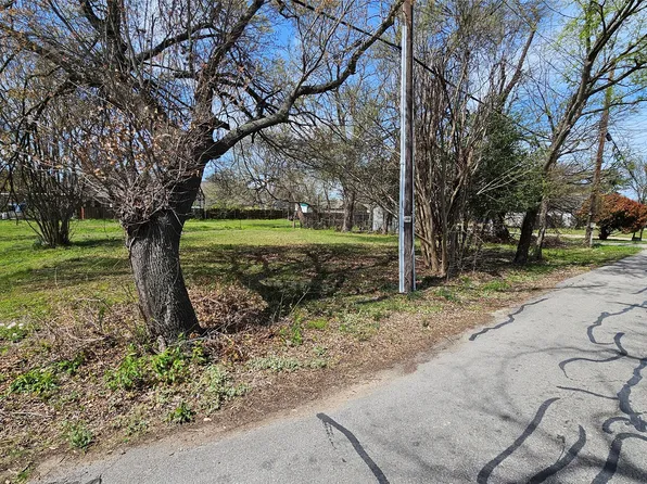 1205 E Standifer St, McKinney, TX 75069