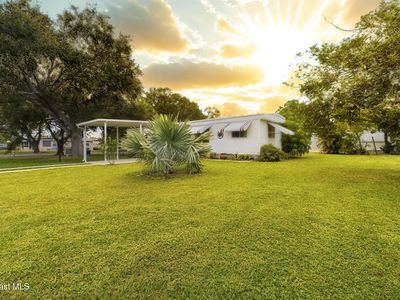 888 Laurel Cir, Barefoot Bay, FL, 32976