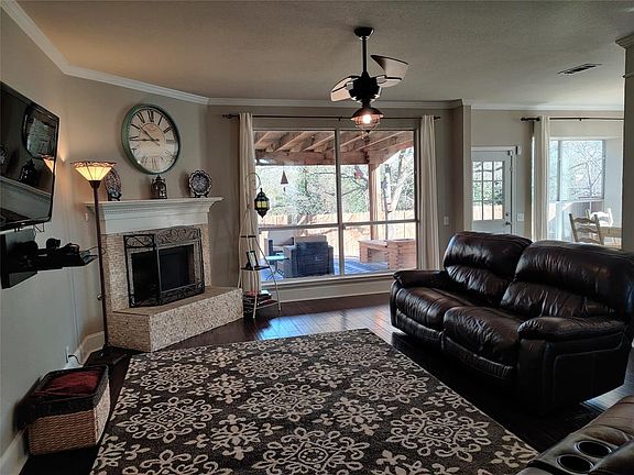 2nd image of 442 Geary Dr