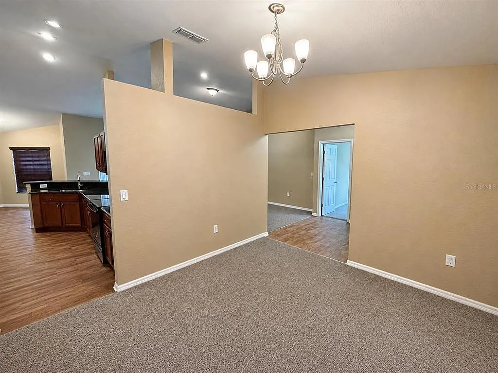 4 bed, 2.0 bath, 1911 sqft, $1,899 — Photo 3