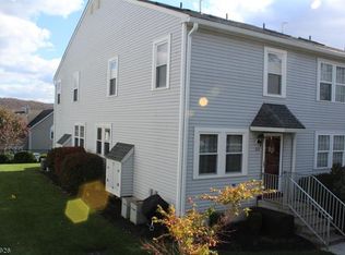 819 Belmont Dr, Hackettstown, NJ