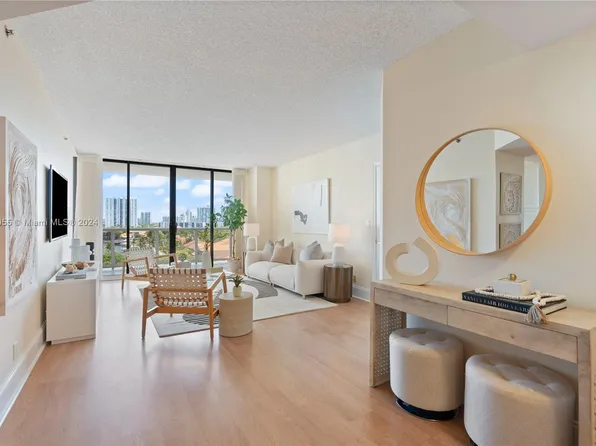 3600 Yacht Club Dr APT 704, Aventura, FL 33180