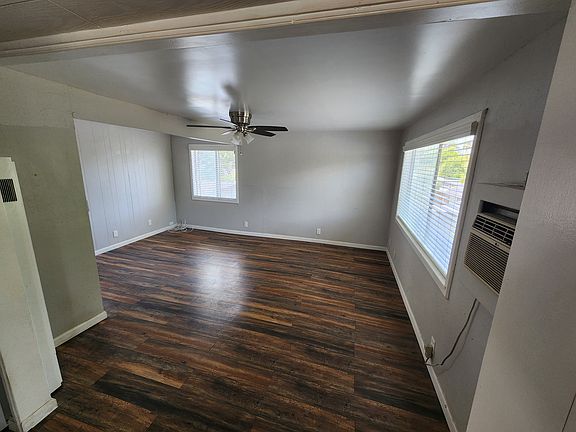 4th image of 533 W Lime Ave #B