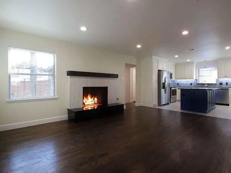 717 Greenleaf Dr — Photo 9
