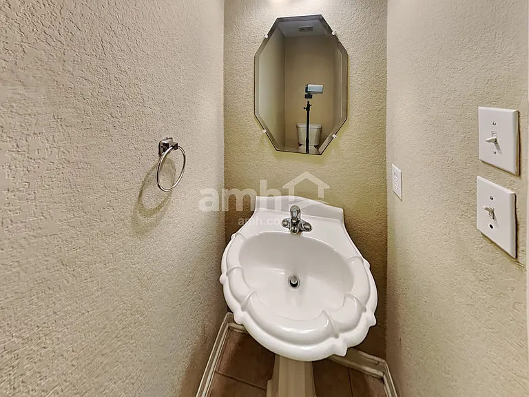 1022 Yorkshire Hollow Ln — Photo 9