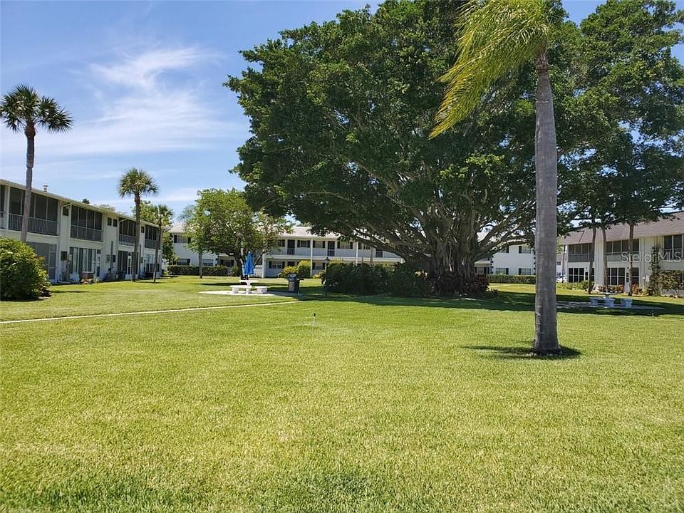 1st image of 105 47th Avenue Dr W APT 372
