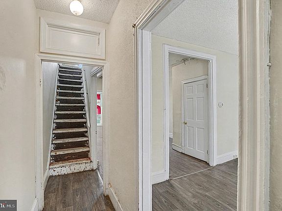 4th image of 1025 Cherry St