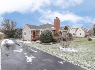 332 N Aldine Ave, Elgin, IL 60123