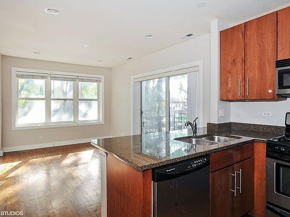 3rd image of 4228 N Whipple St APT 1S