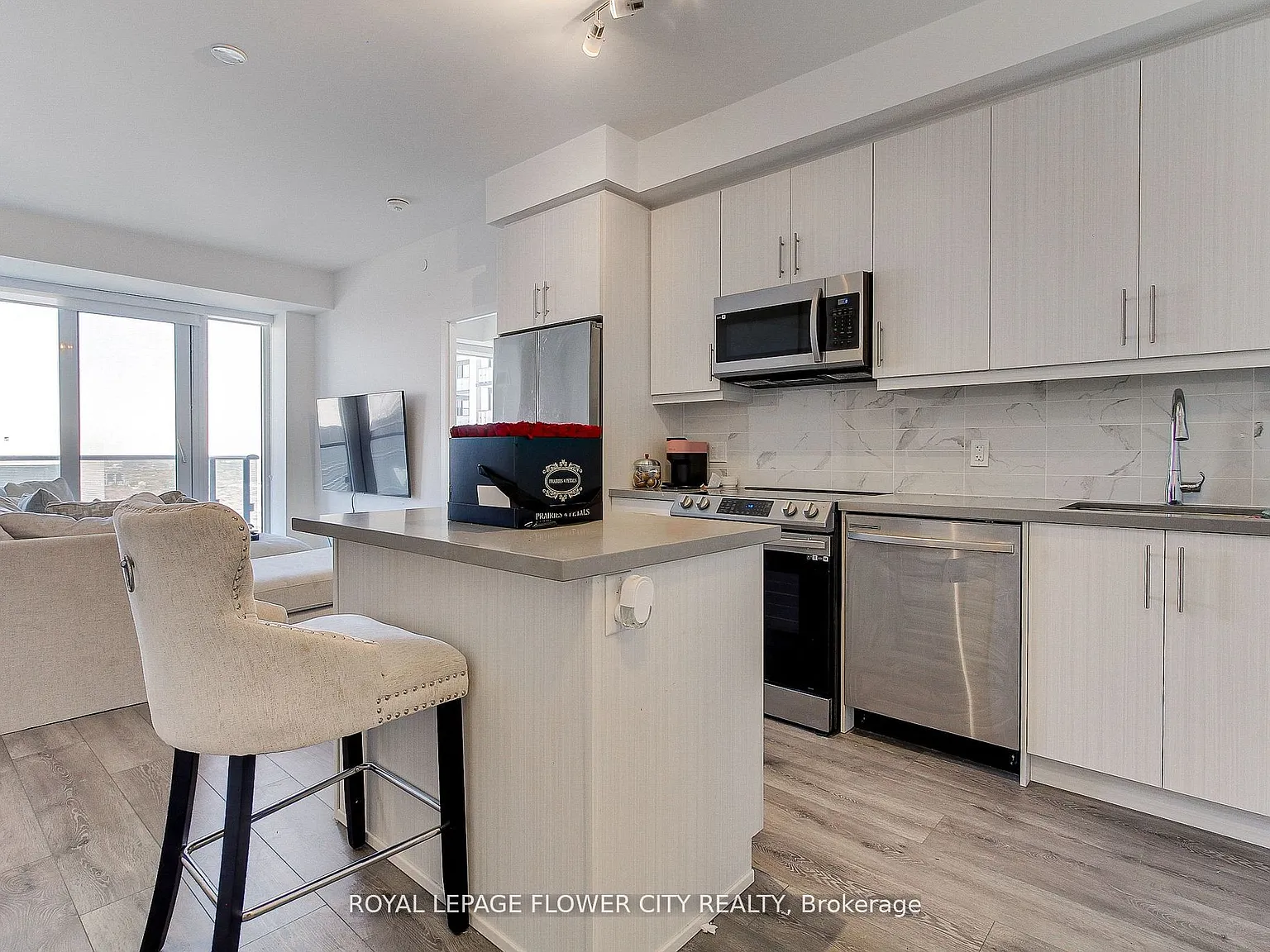 2 bed, $2,900 — Photo 2
