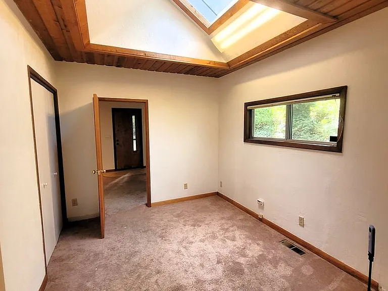 1327 Toledo St — Photo 41