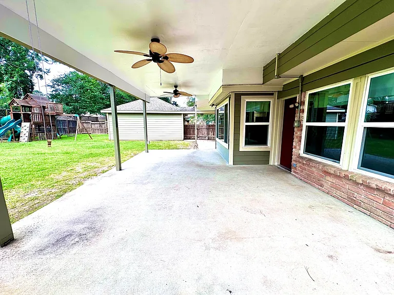 17502 Cassina Dr — Photo 35