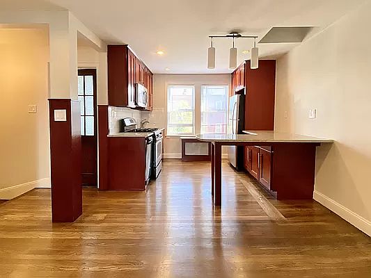 2nd image of 20-33 32nd St #3L