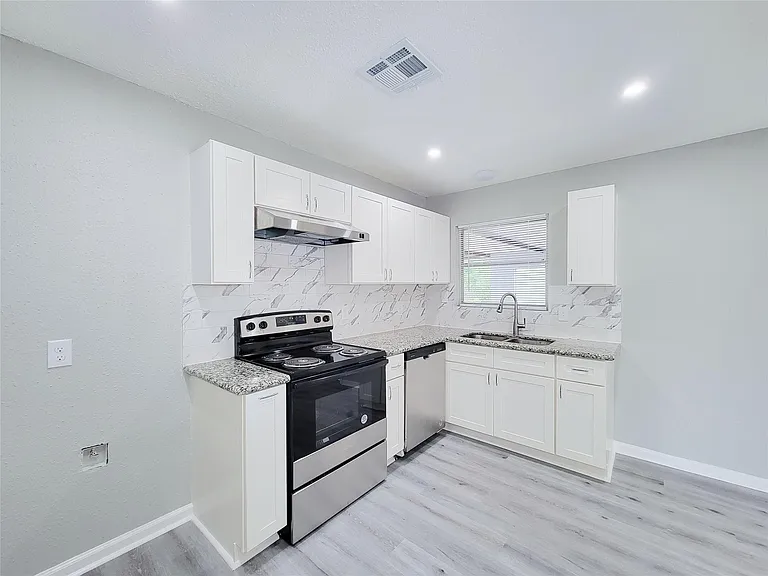7426 Bigwood St — Photo 28