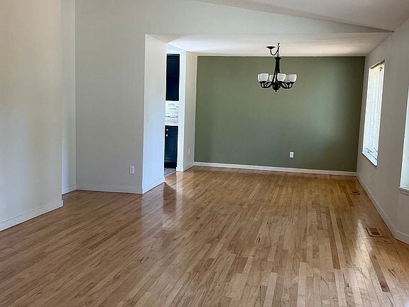 3rd image of 8475 NE Meadowmeer Dr
