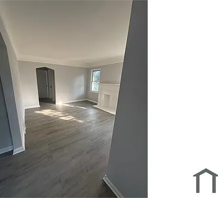 3 bed, $1,695 — Photo 1