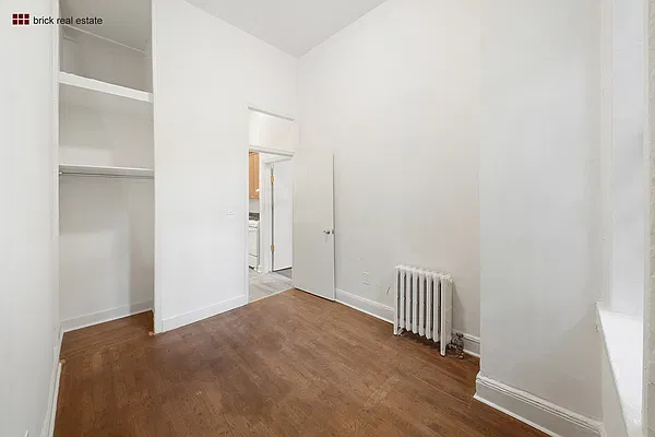 Bedroom, photo 1