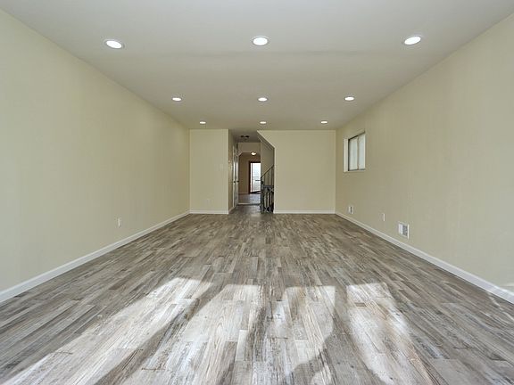 5th image of 43 Bowling Green Pl