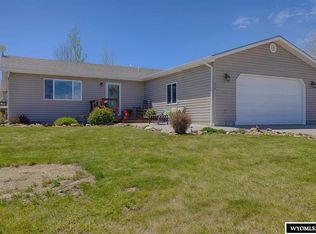 519 Emigrant Dr, Glenrock, WY 82637