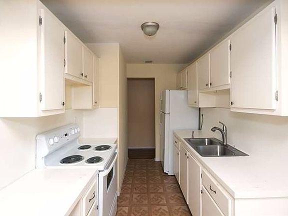 5th image of 5203 Marcia Pl