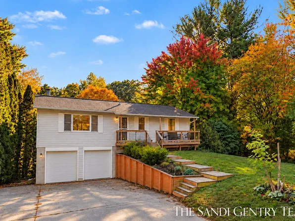 14734 160th Ave, Grand Haven, MI 49417