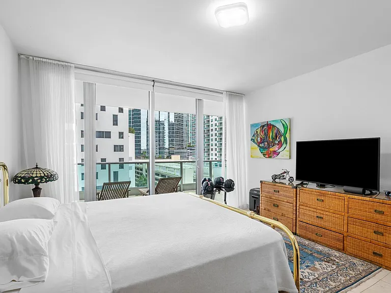 1331 Brickell Ave #1000 — Photo 17