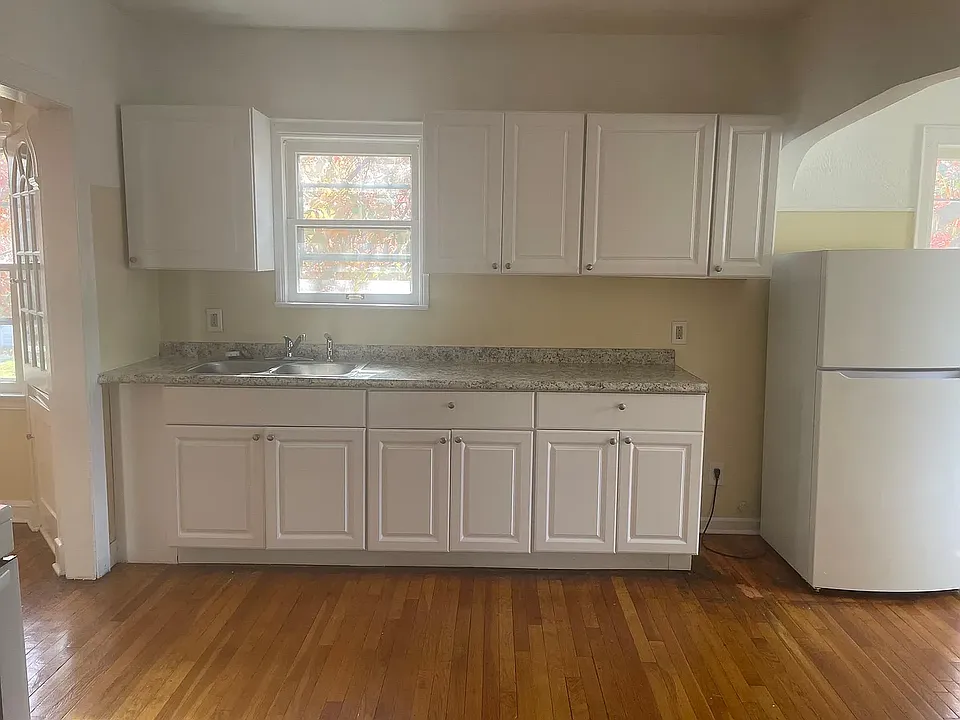 1550 Genesee Rd #2