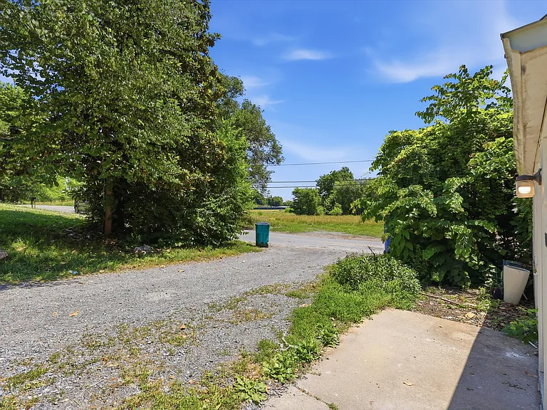 1072 Rocky Springs Rd — Photo 48