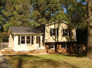 4712 Pennoak Rd, Greensboro, NC 27407